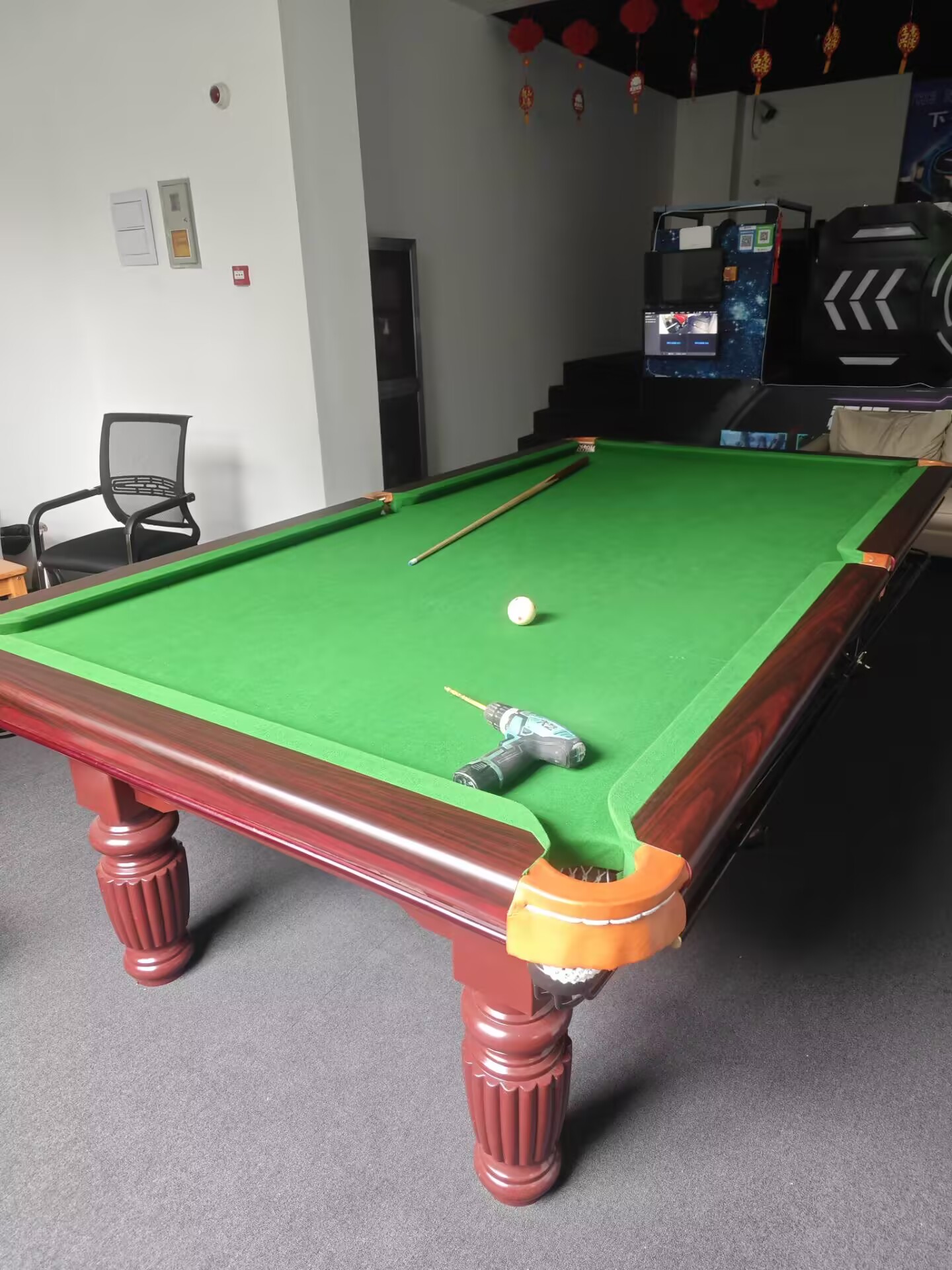 二手9新腾勃黑八台球桌（带集球器）
