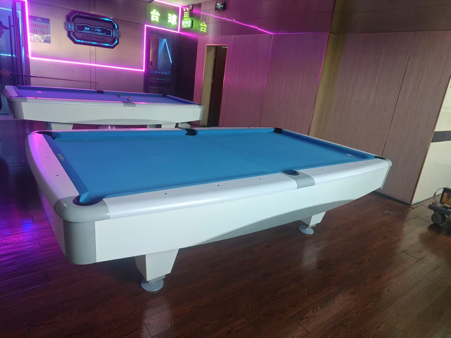 青浦网吧配套二手美式 台球桌