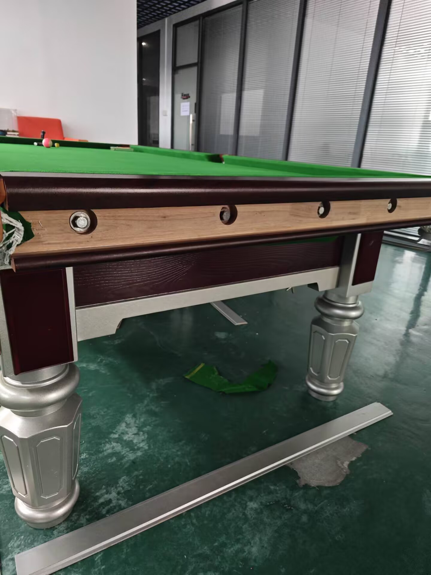 宝山办公室银腿实木库台球桌
